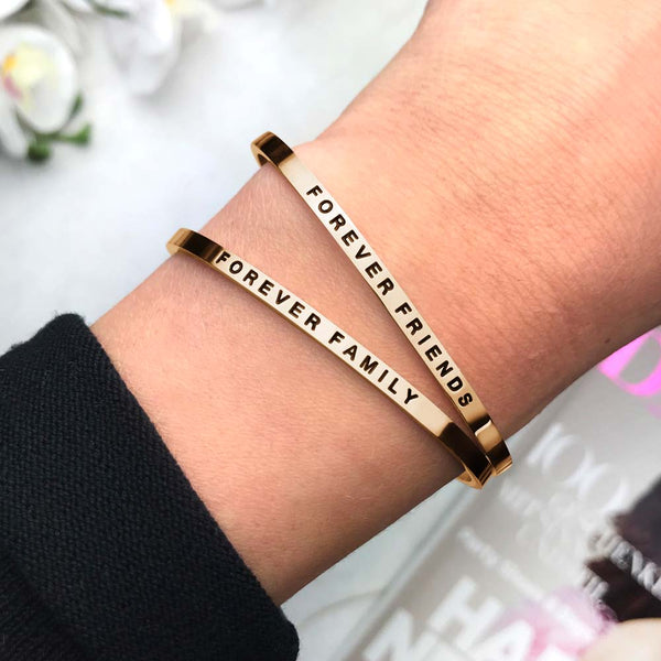 Forever Friends Forever Family Armband mit Gravur